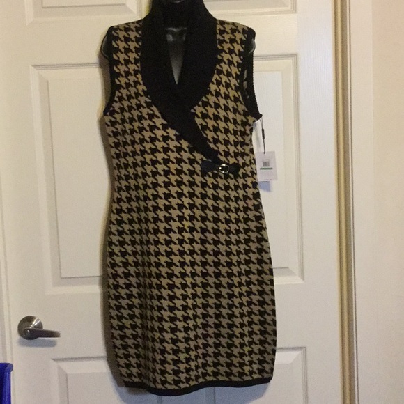 Dresses & Skirts - ‼️$4.00‼️Calvin Klein Dress